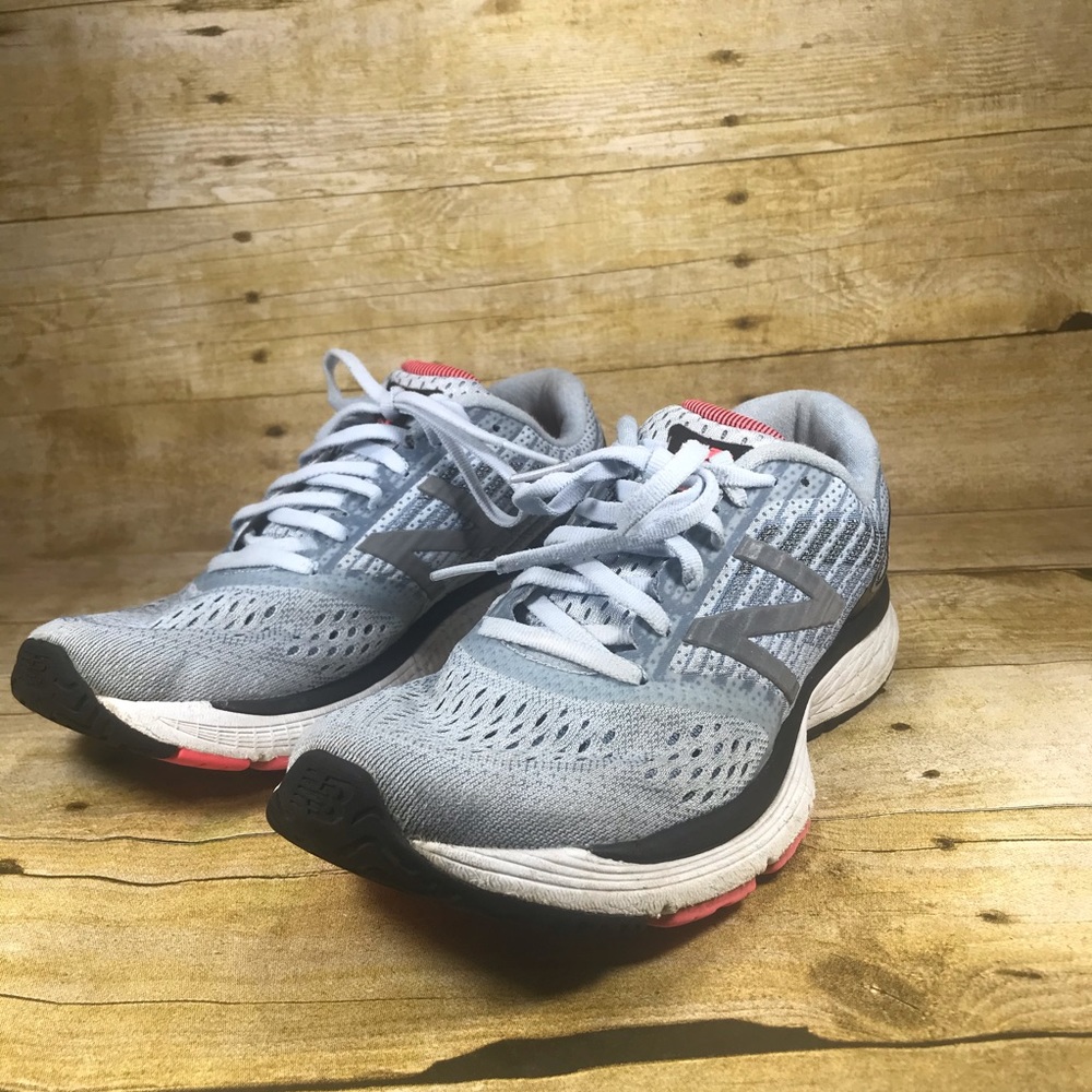 New balance 860 Womens Size 8.5 shoes